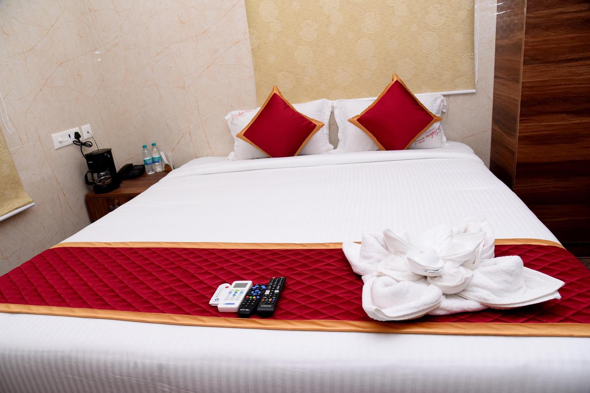 Готель Sri Vishnu Residency Sriperumbudur Екстер'єр фото
